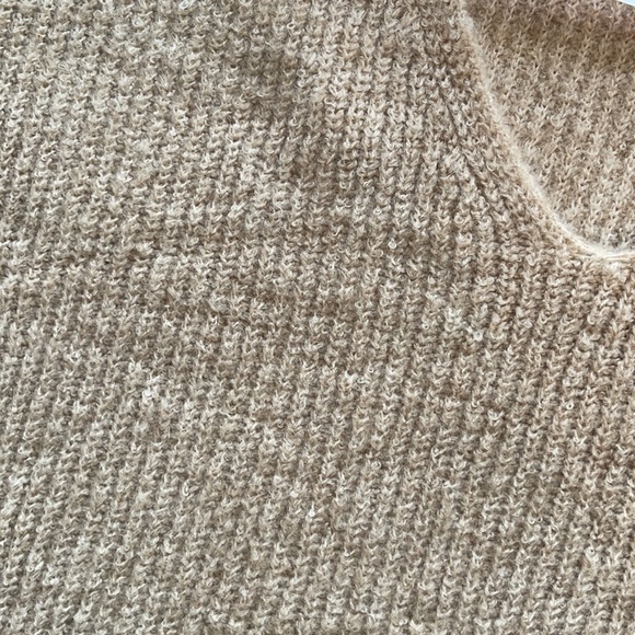 V-Neck oversize wool dress - Picture 4 of 6